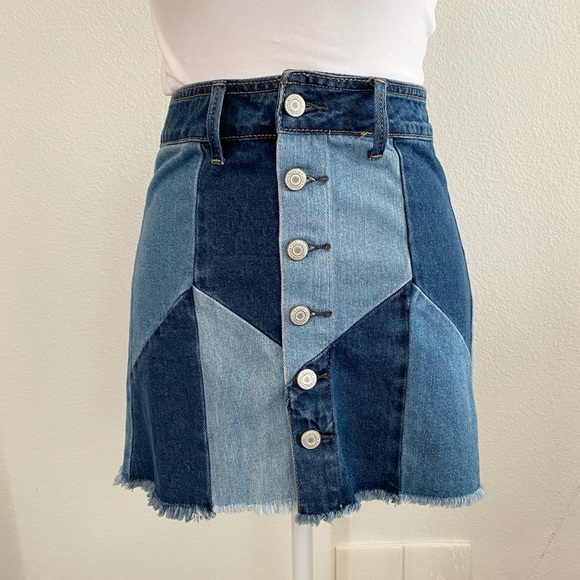 American Eagle Outfitters Dresses & Skirts - AE color block denim mini skirts.🤍